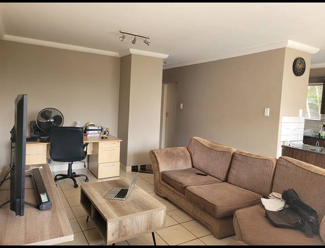 2 BEDROOM APARTMENT TO LET IN CASHAN